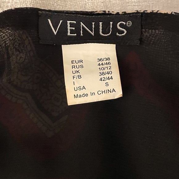 Venus Cold Shoulder 3/4 Bell Sleeves  Paisley Dress Size Small - Picture 6 of 9